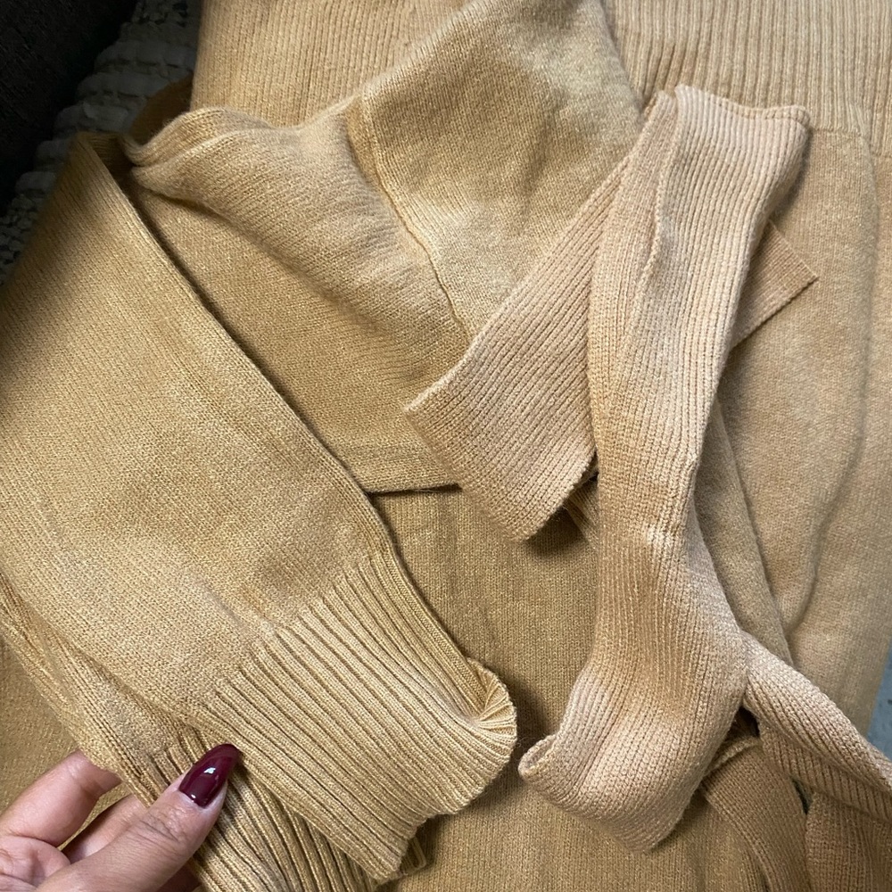 Last🤍Soft Wrap cardi sweater in Caramel - Picture 14 of 14
